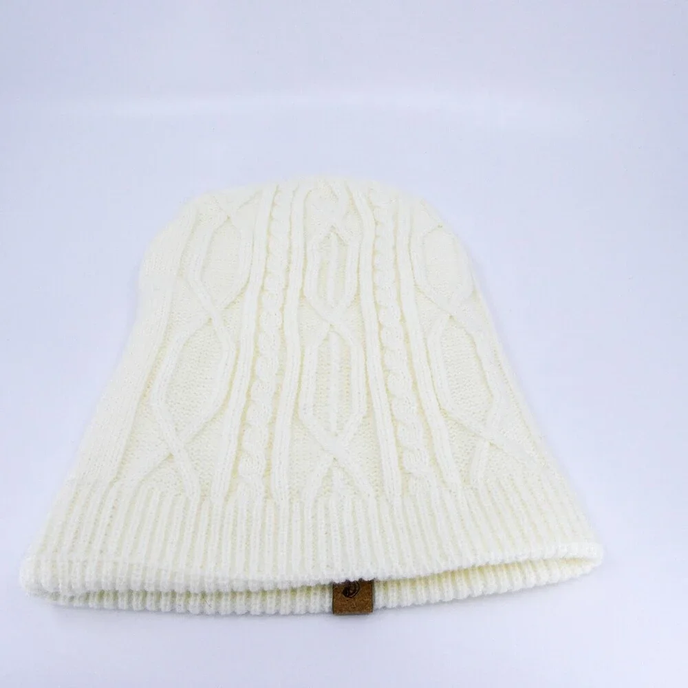 Cobra Winter Hat Womens One‎ Size White Cable Knit Preppy Cap Car Ouray Sports